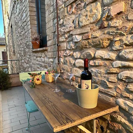 Charming Light Terraces Near Basilica In Assisi شقة